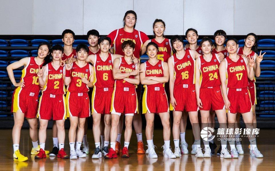 女篮加油～～我的观赛搭子女篮亚洲杯 ​​​