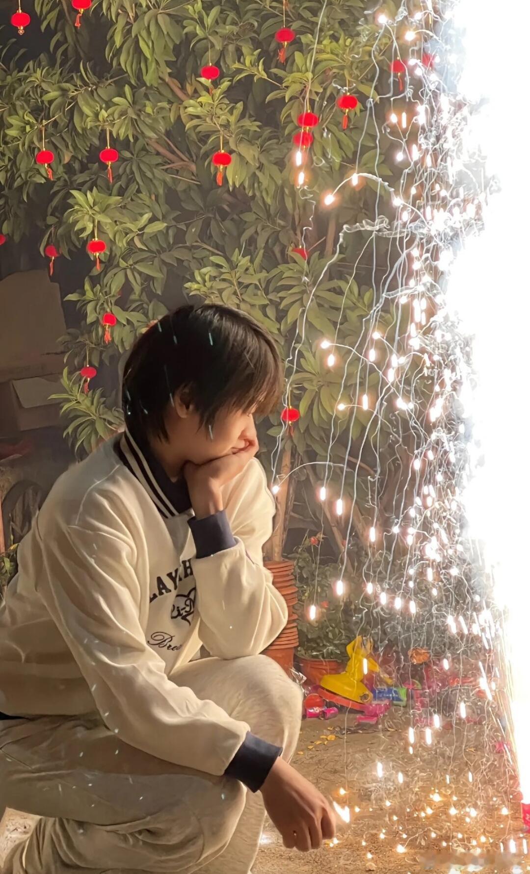 全红婵晒百张照片请网友看烟花 热热闹闹过大年🏮🎉|全红婵 