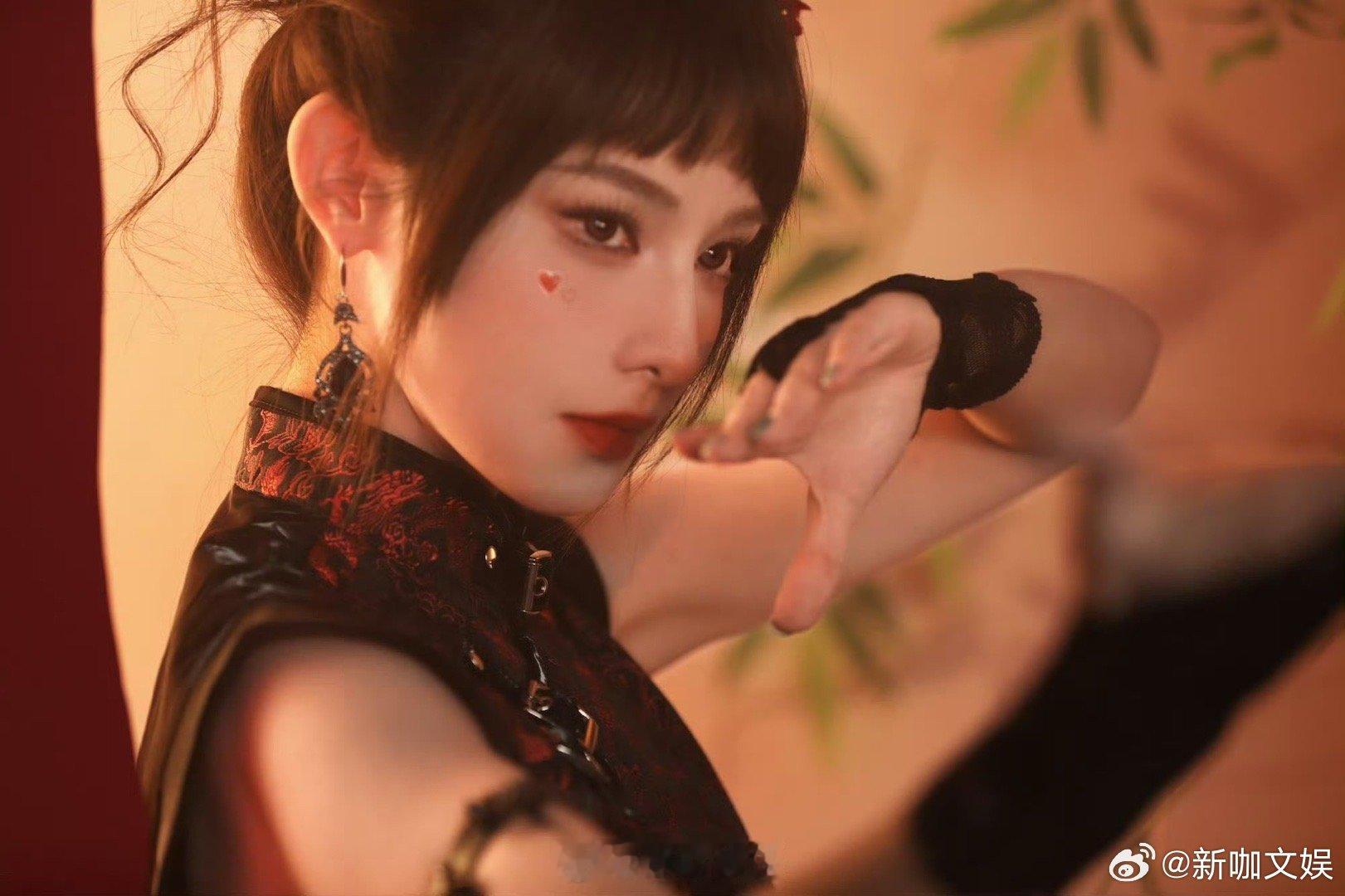 彭小苒谁家福娃跑出来了 网友也太会说了，彭小苒这组图喜庆又灵动，福娃本娃没错了 