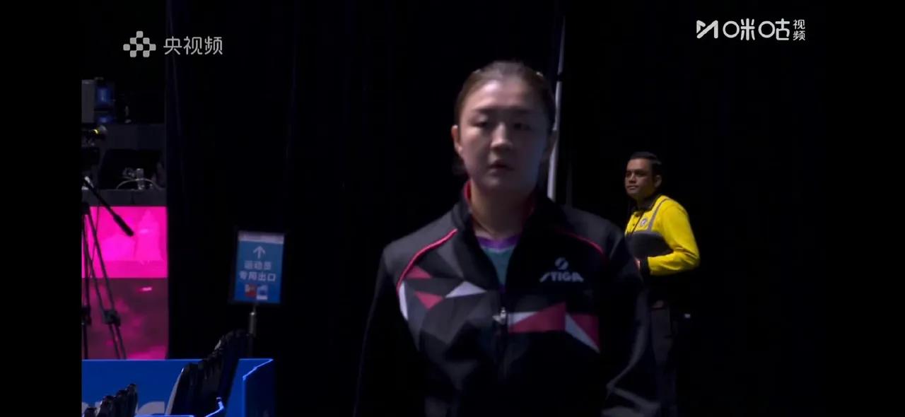 全运会乒乓球女单铜牌战，正在进行中陈梦一朱雨玲，两位老将曾经的国乒核心主力，也是