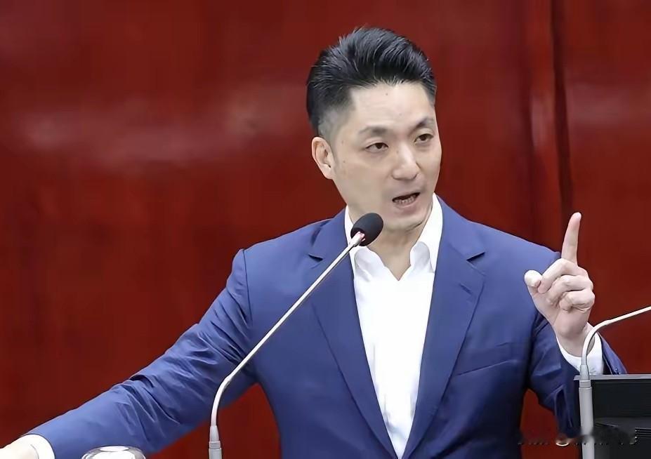 7800亿军购预算都尘埃落定了，蒋万安才慢悠悠站出来表态，这话听着冠冕堂皇，仔细