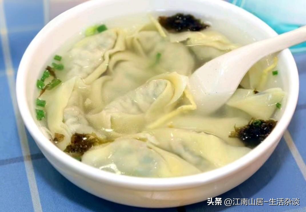 什么叫凭实力单身？
小伙子：你为什么发朋友圈说，这顿饭是你男朋友请的？
女孩：没