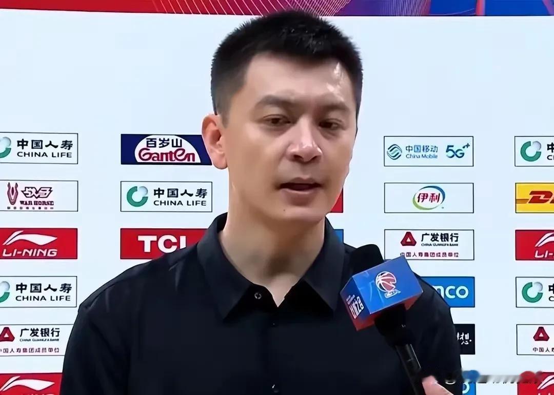 辽篮险胜广州，杨鸣讽刺现场观众，郭艾伦到来影响球队发挥！

辽宁97-86广州，