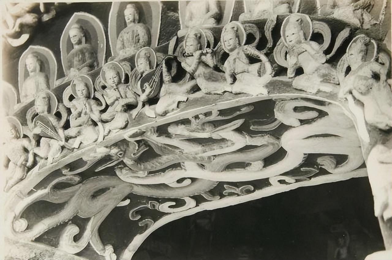 1925年大同老照片
双龙雕塑 
是佛古寺 
东部第一窟 
东部大佛本尊 
东部