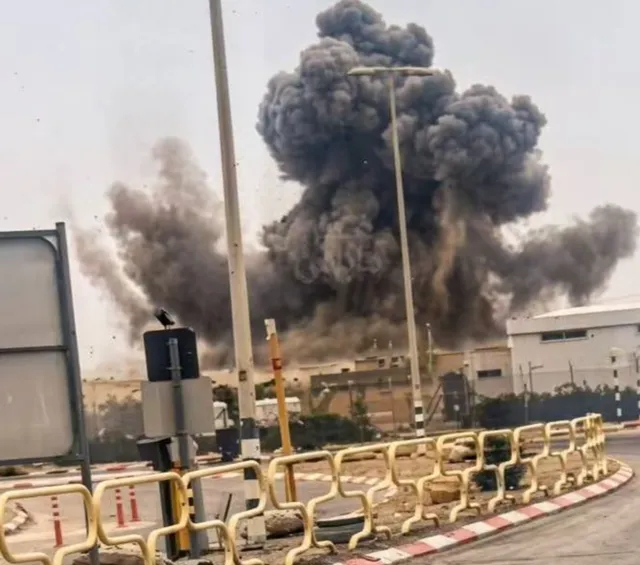 【特朗普失算了，宣布和谈没等来伊朗服软，反而先收到美以坏消息】一夜之间，特朗普一