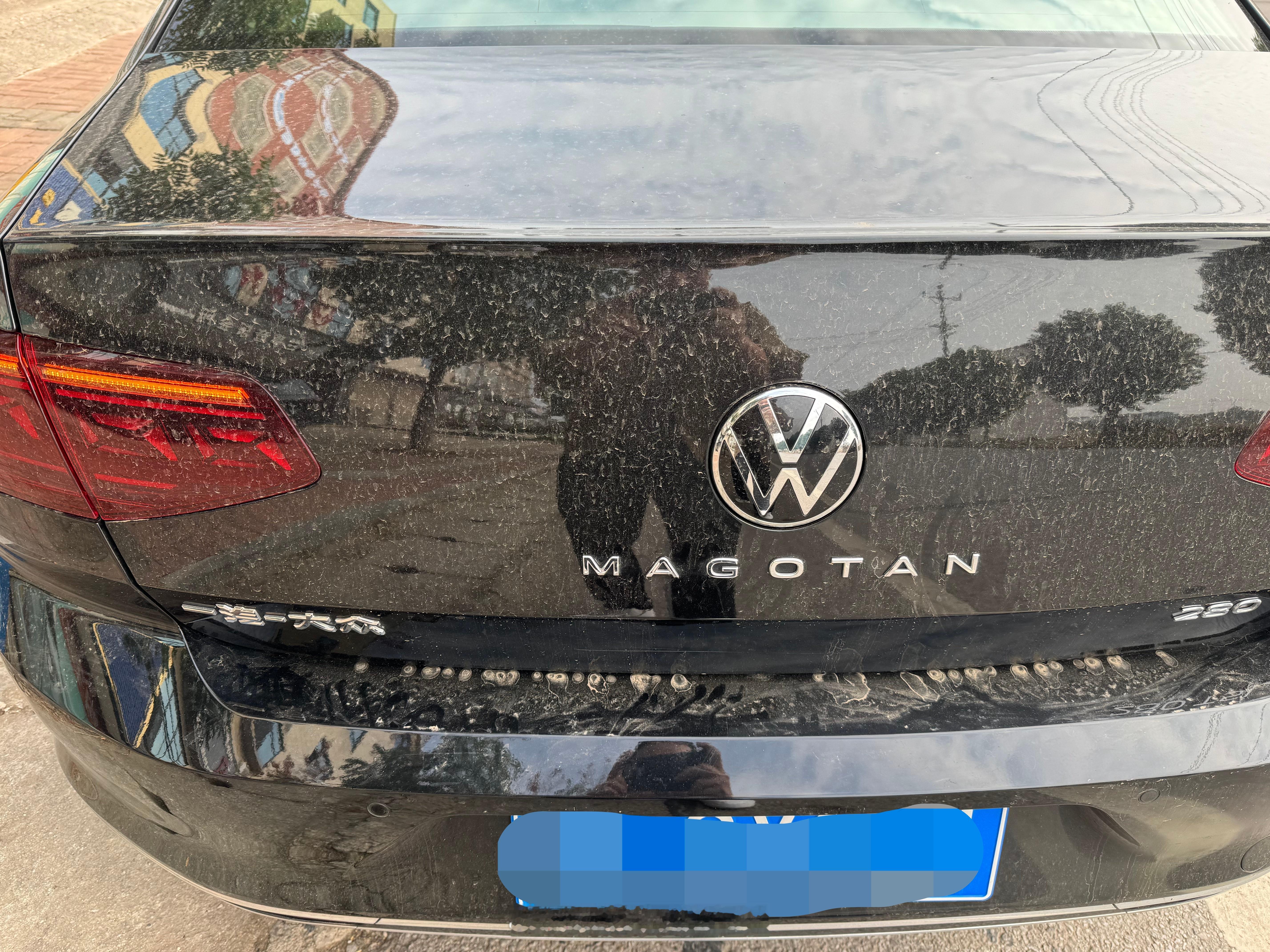 最近回了一趟老家，终于体验到了山东人的快乐，租了一辆1.4T的大众迈腾，后排以及