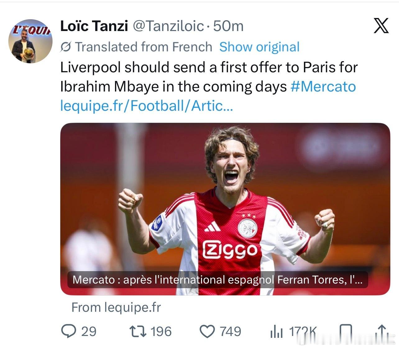 队报记者Loic Tanzi透露，利物浦在最近几个小时里推进了姆巴耶的转会，目前