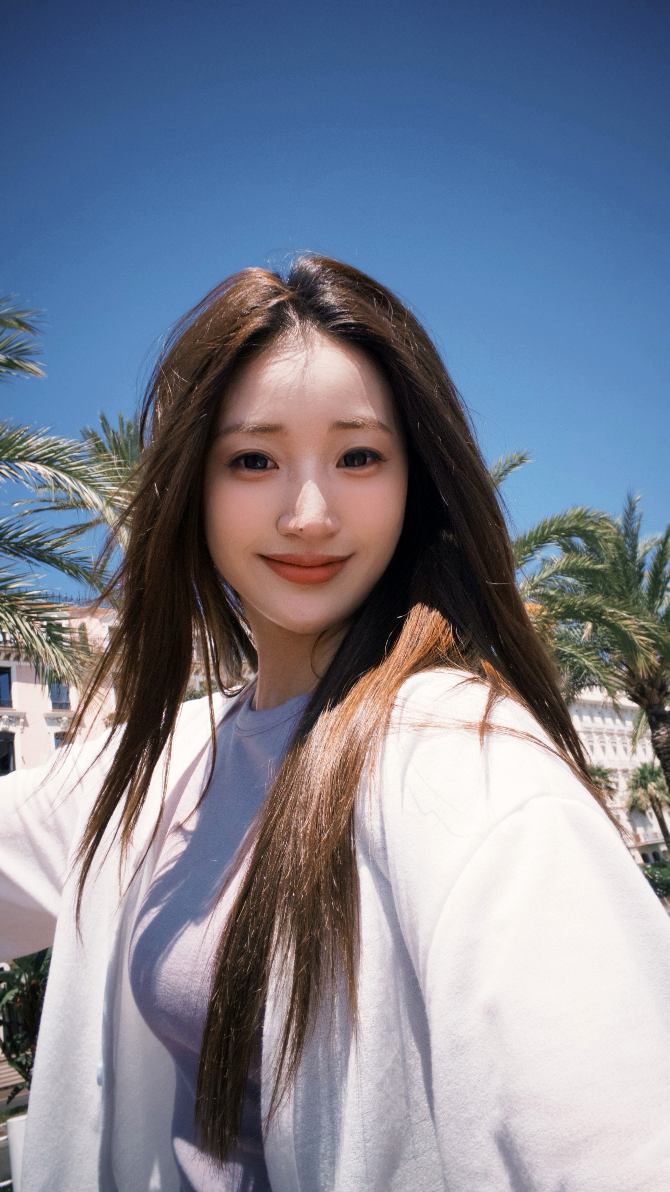 微博：（美食博主）年龄：出生于2001年12月7号身高：168cm星座：射手座 