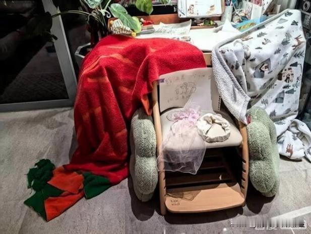 近日，一股“15后”年轻一代在家庭中的“反叛”潮悄然兴起，引发了不少热议。

这