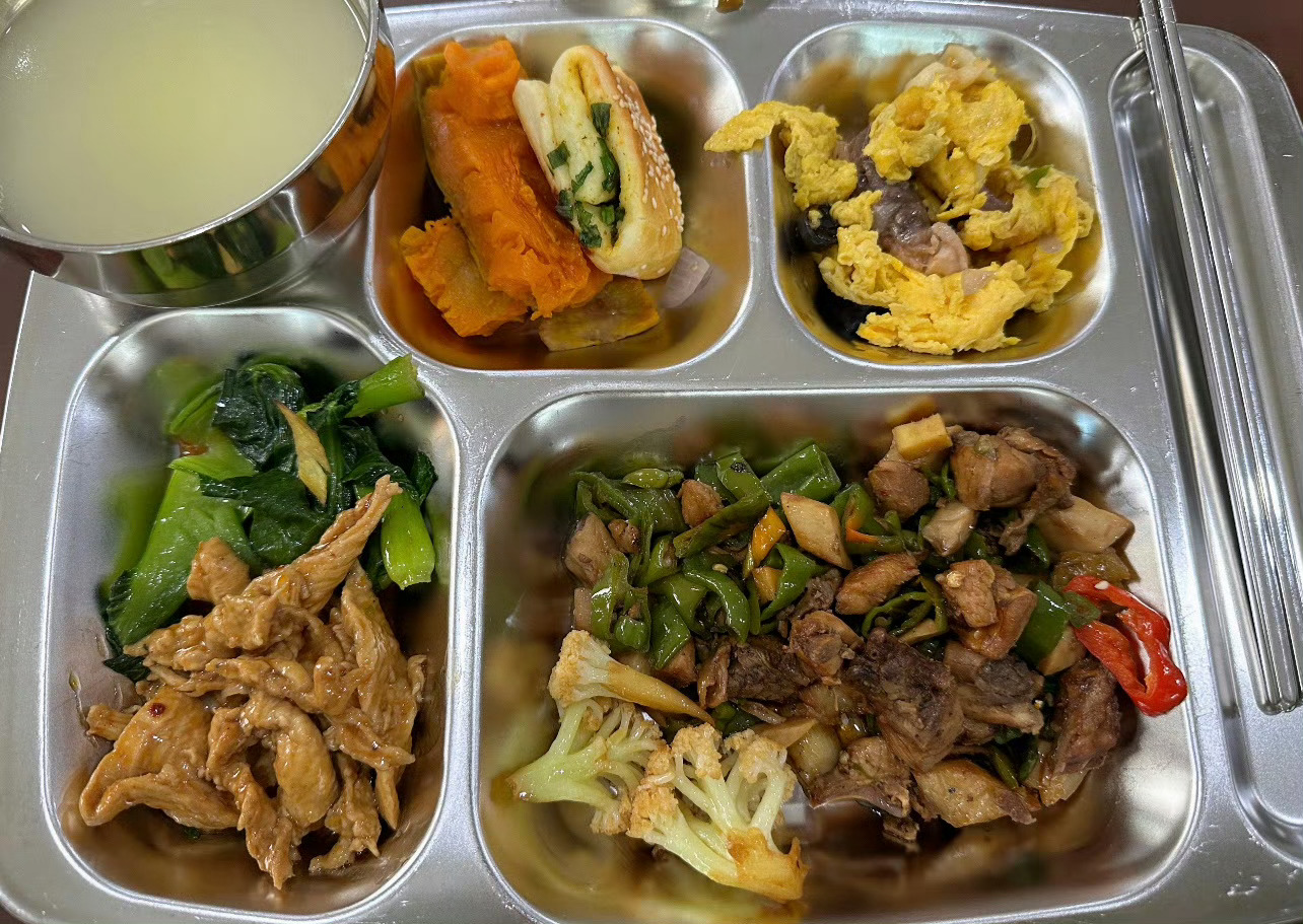 这就是大学生多吃不胖的原因吧很多人好奇大学生狂吃不胖的秘密，其实只是他们懂得平衡