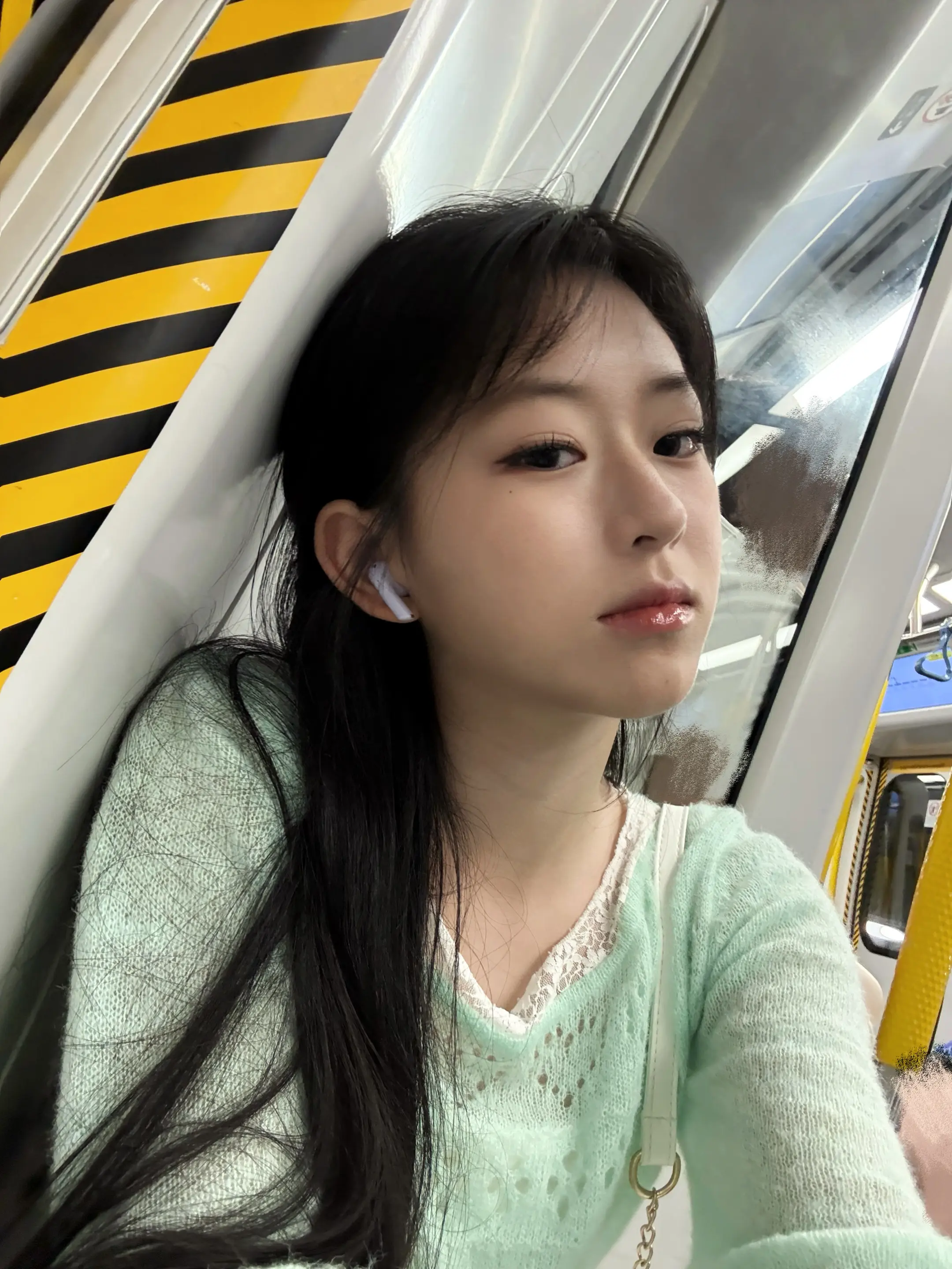 直视我。