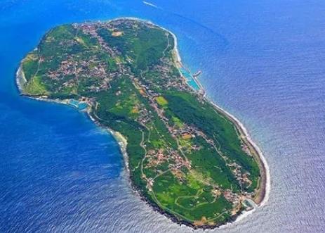 实际上，中国解决美国军售台湾武器的方法很简单：那就是台湾付款，美国发货，大陆收货