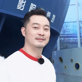 如果带一件数码产品回高三学生时代，我的电子备考搭子是电子辞典。遇到生词难题，轻轻