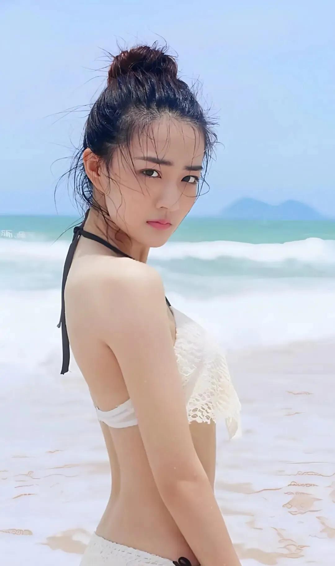 徐推演员，一位备受瞩目的实力派演员，凭借其精湛的演技和丰富的表现力，吸引了观众的