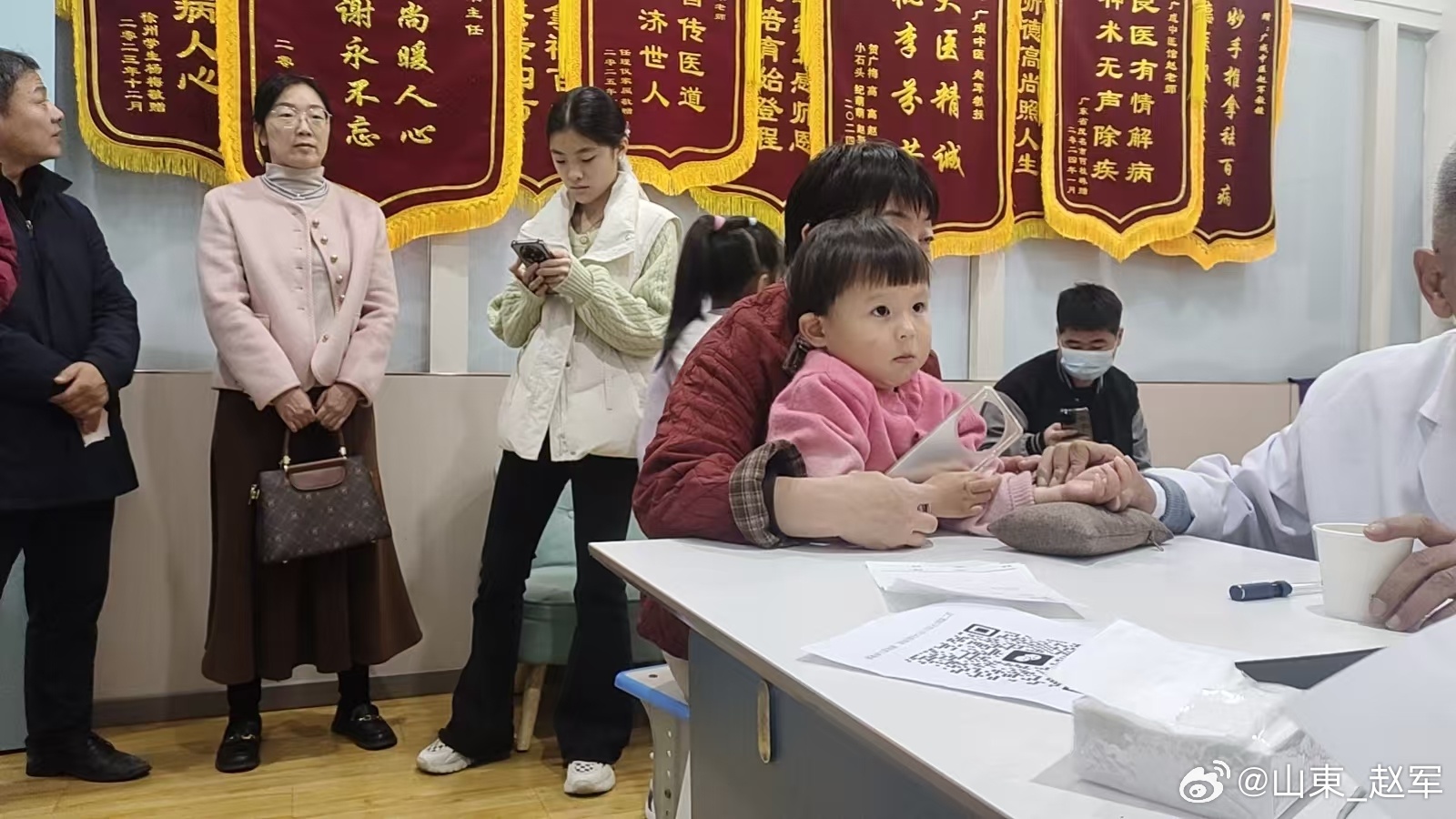 小儿排痰妙招，呼吸更通畅 孩子鼻子总“哼唧”？这一招“扶正”手法，帮娃排出“老痰