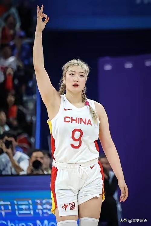 李梦终于发声了
中国女篮核心球员李梦在2026年8月12日通过个人微博发布的公开