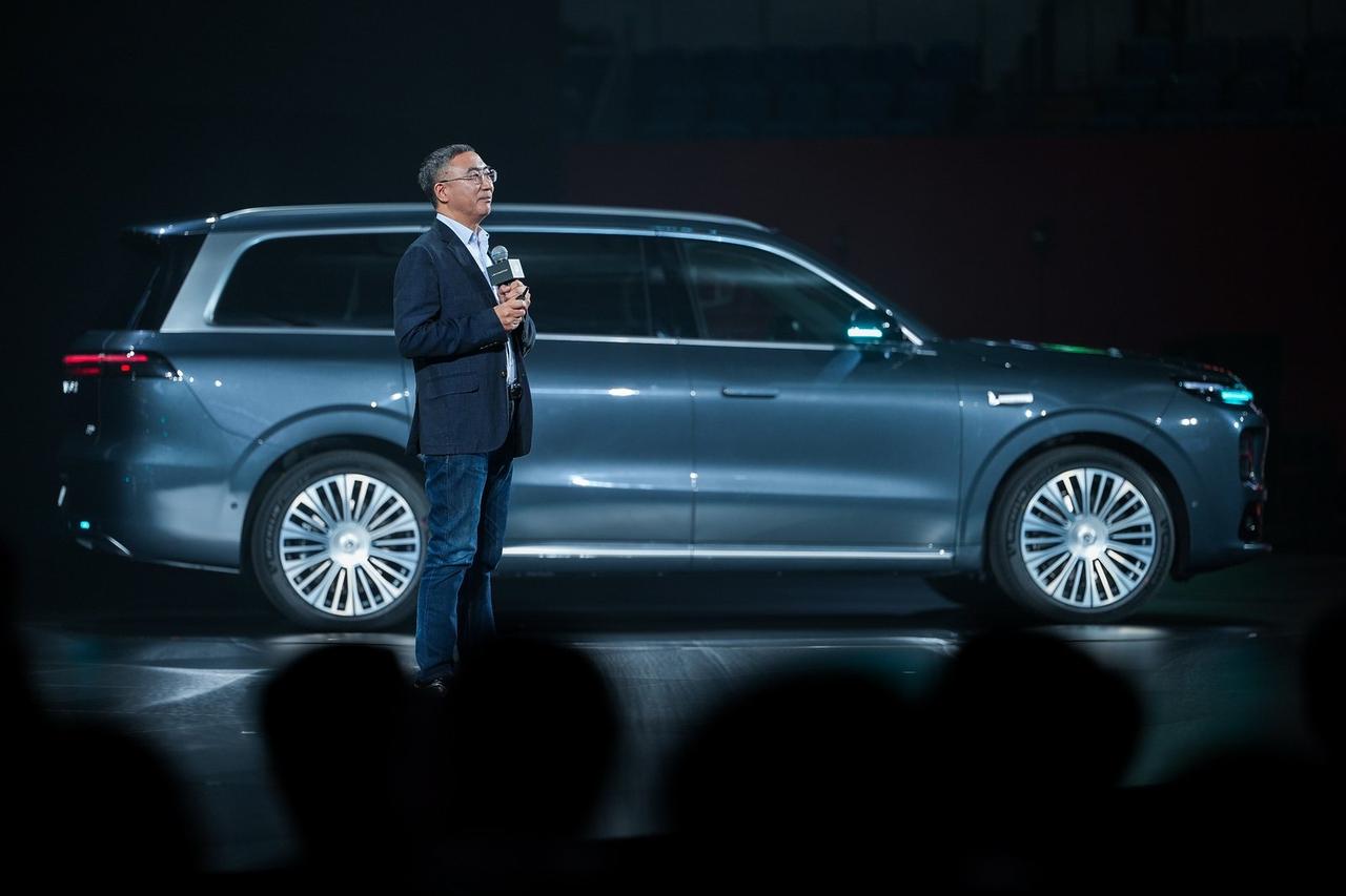 十年蜕变！零跑从跟随者到领跑者，秘诀竟是一个“稳”字？
 
12 月 28 日，