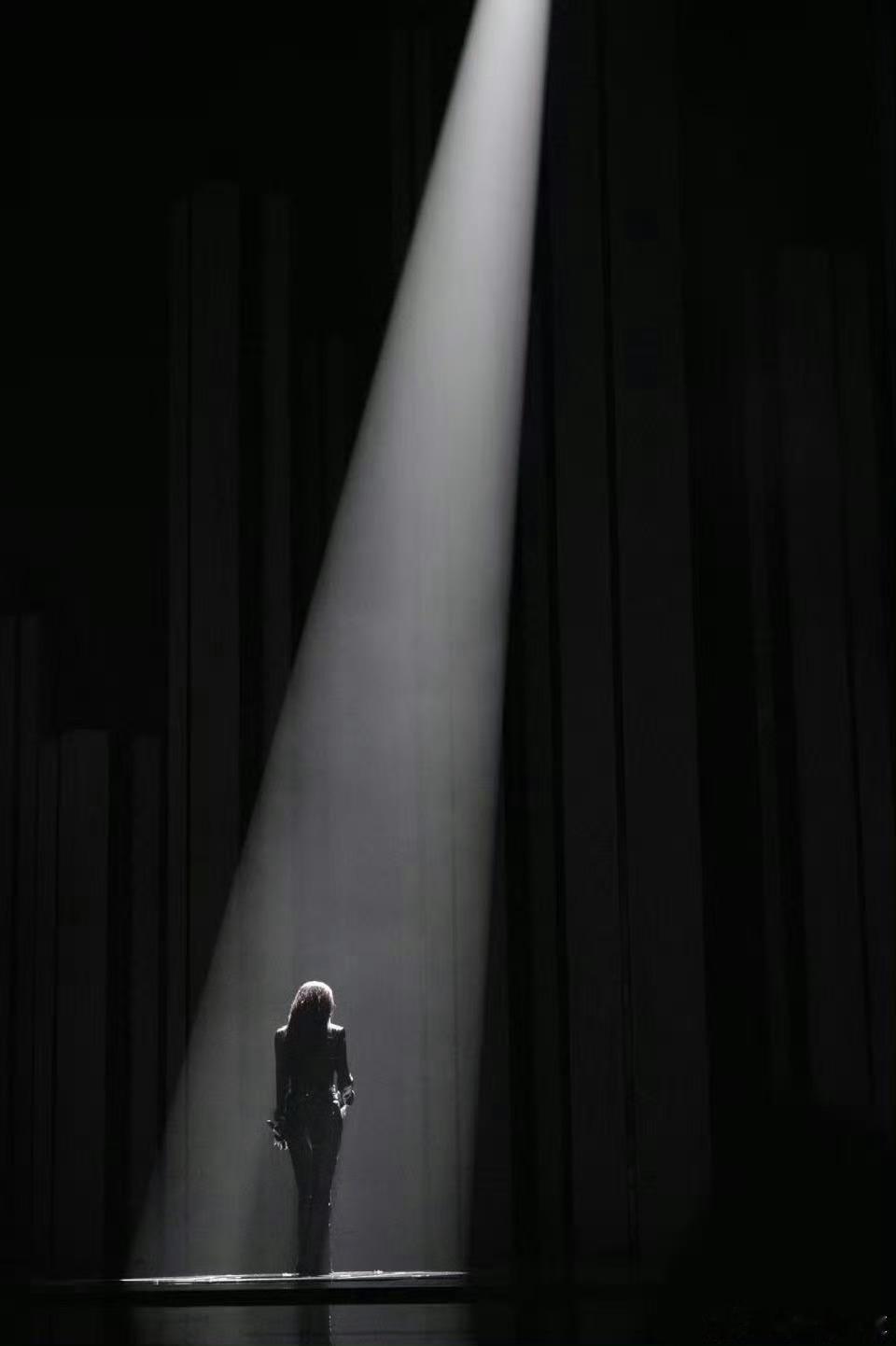 徐洁儿回应浪姐小考第一雨爱组真的太圈好感啦～徐洁儿说努力都被看见，姐姐们认真练歌