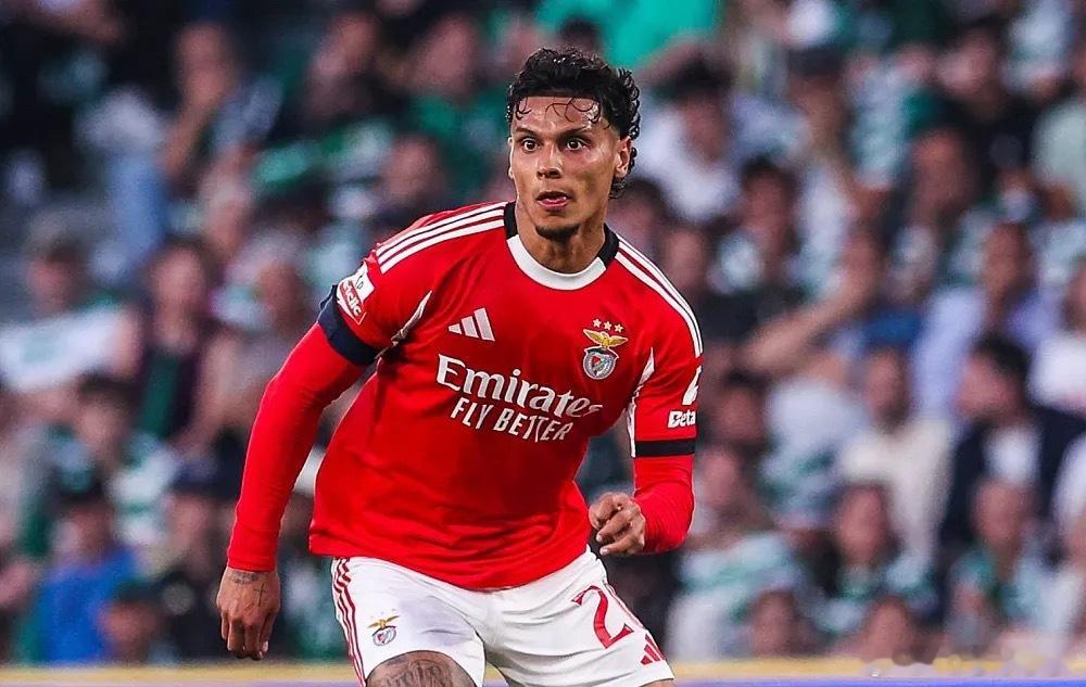 4月24日讯 据葡萄牙媒体《记录报》报道，本菲卡的哥伦比亚国脚中场里奥斯受到了曼