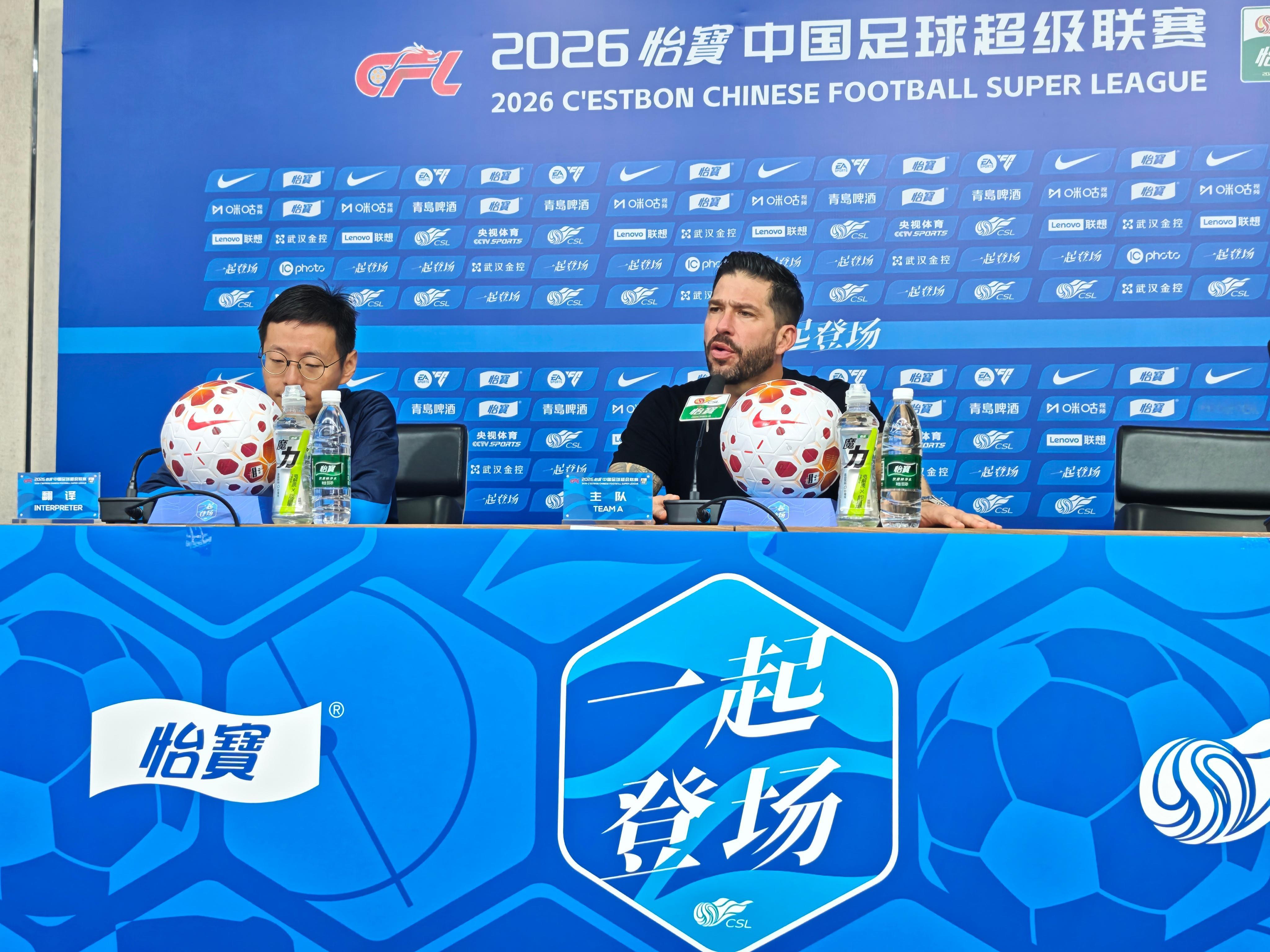 三镇2比0浙江赛后，三镇主帅莫拉：球队上下对于胜利很开心，今天发挥不错，对手人员