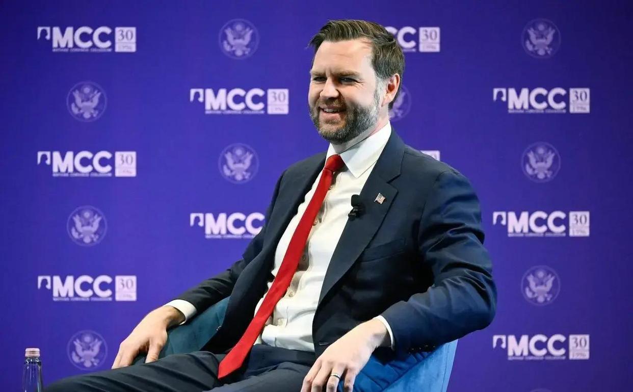 漂亮国始终想用军事力量来压迫各国，但实力不济，这次已经跌落神坛。再有像伊朗这样的