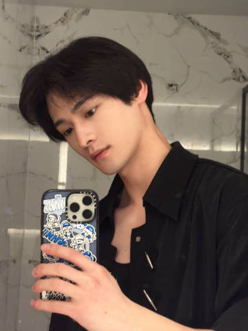 内娱第一位洋葱系艺人  帅哥你比苞米都难扒啊哈哈哈哈哈哈 