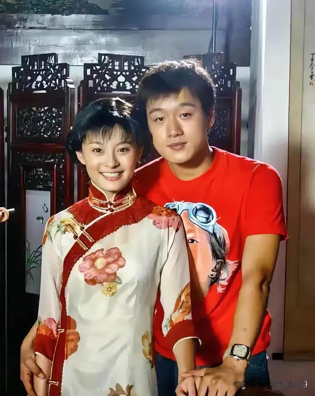 他俩是《玉观音》里的男女主角，两人也因该剧获奖，当时的两人都很青涩，也很真诚，您