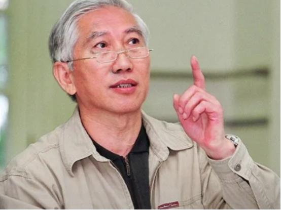 清华教授柳冠中的一段话，最近被网友翻来覆去地琢磨：满大街无人车送餐机器人，根本不
