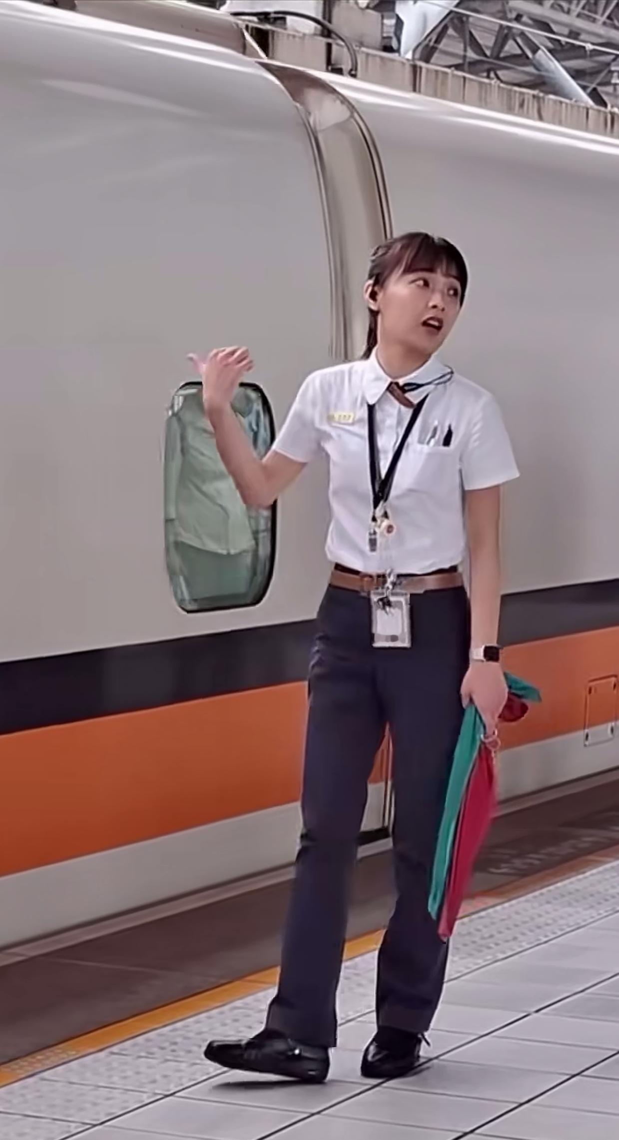 你有没有过这样的时刻？
在不公平的待遇面前敢怒不敢言，在委屈求全的关系里步步退让