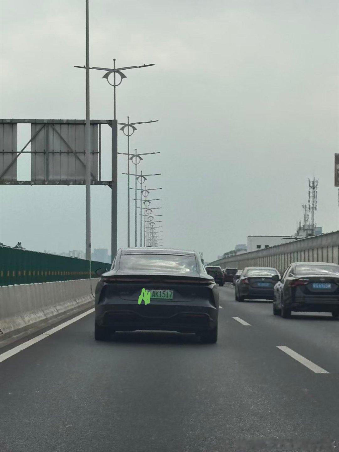 我怎么一次也没有看到这个车牌号。 