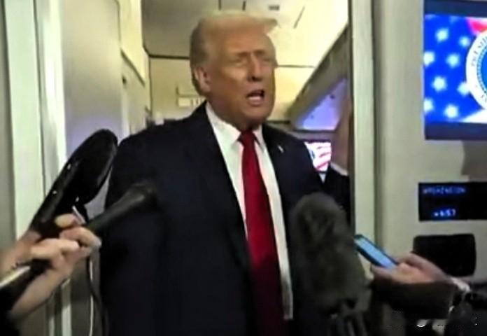 记者:“您认为乌克兰被要求向俄罗斯归还的土地是否过多？您曾说过乌克兰不应该归还任