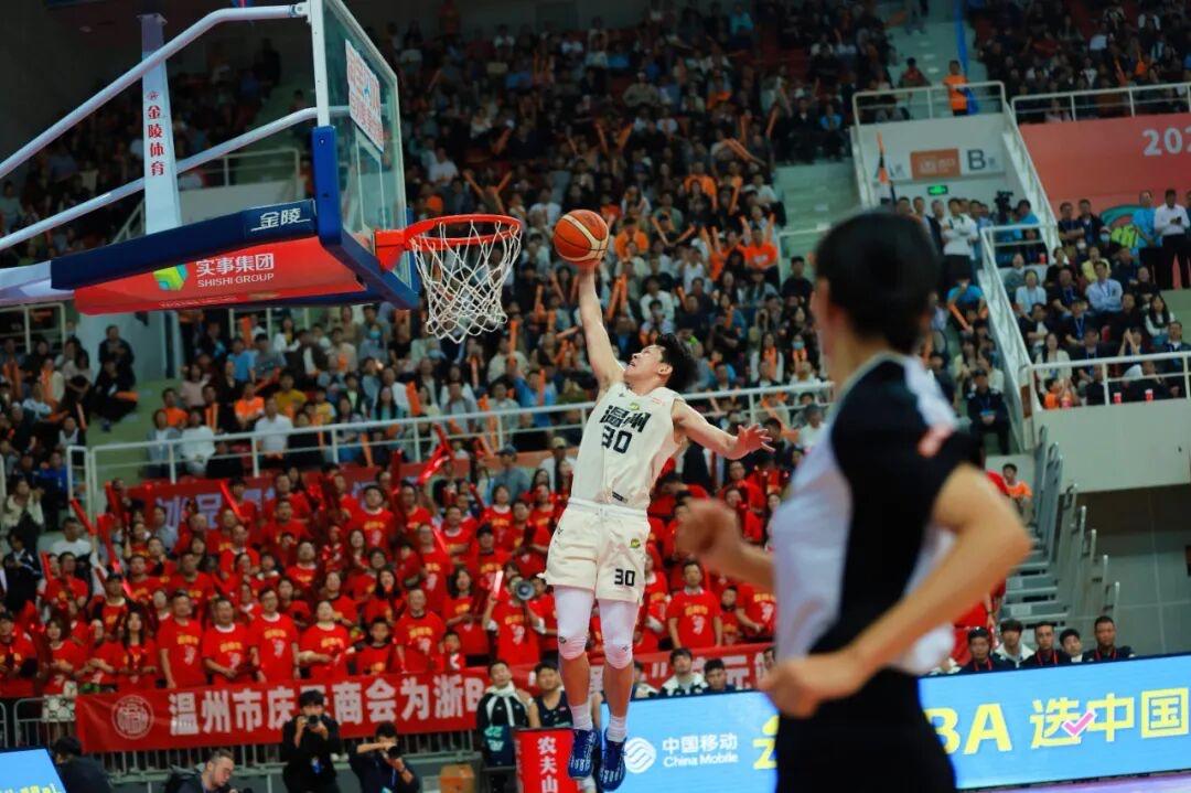 今晚将诞生第一支12连胜的队伍，就是温州队！
目前的温州队难求一败啊，今晚对阵柯