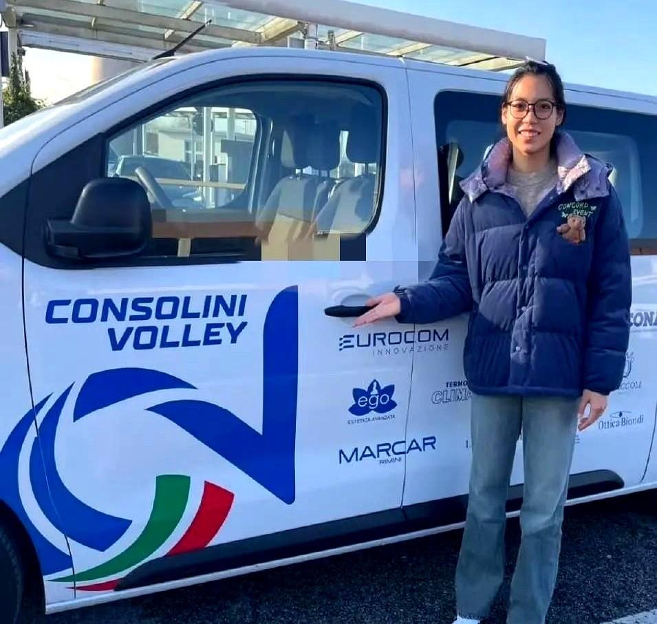 看到庄宇珊这张照片

她以小个主攻身份，带领福建女排击败上海队，王之腾因此下课。