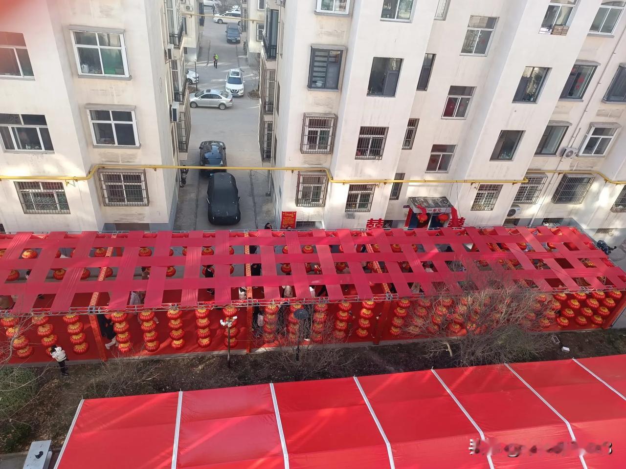 人生哲理感悟雨夜过后，晨光熹微我慢步在附近的公园里，来到小湖边静静的坐在石凳上发