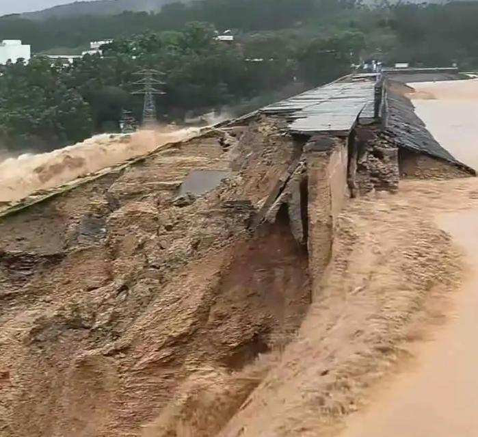 据新华社7月6日权威通报，受持续性极端强降雨侵袭，南宁横州市六蓝水库今早突发重大