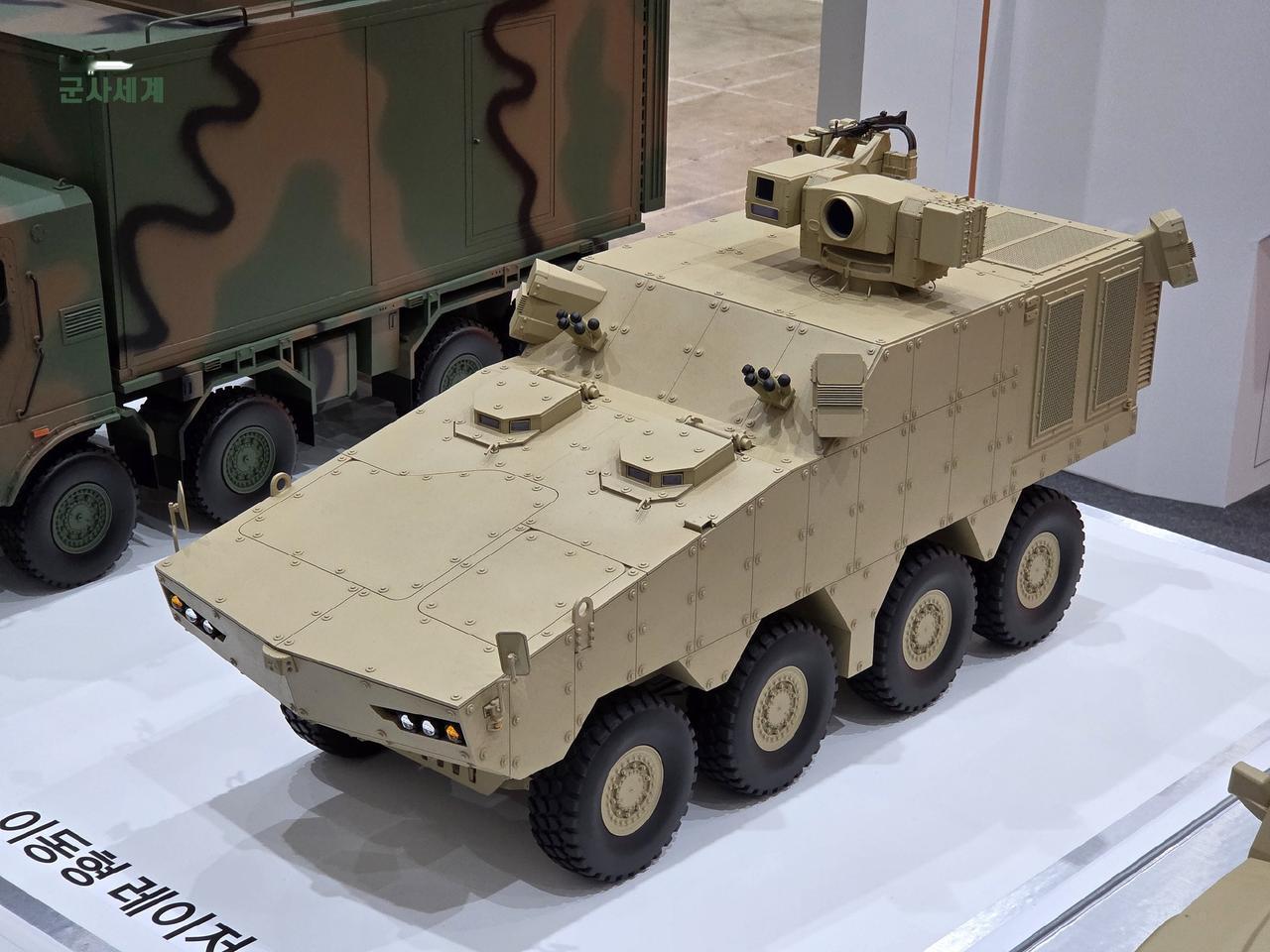 韩国韩华公司正努力向沙特推销一款名叫天光的车载激光武器。这套系统装在八轮装甲车上