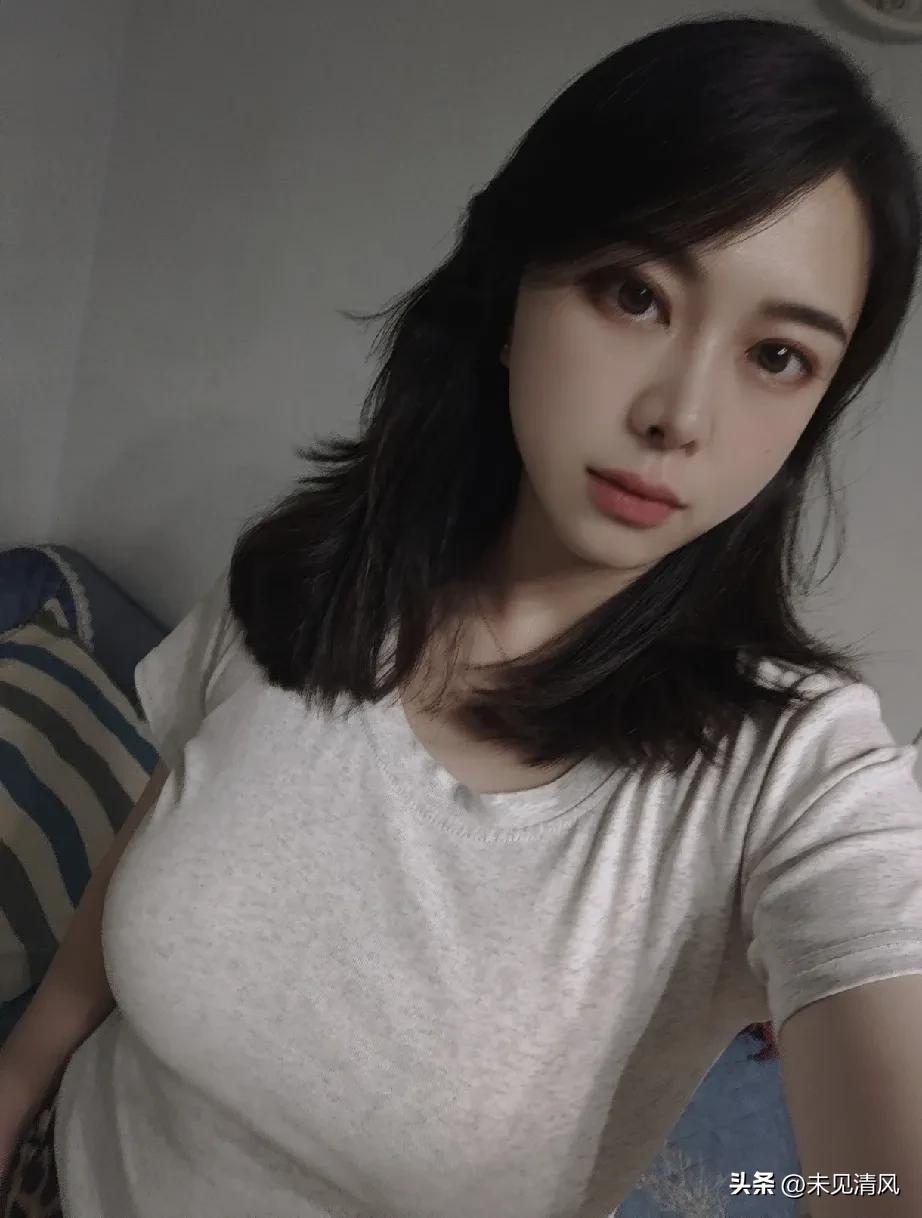如果八竿子打不着的人突然联系你，就是要打你八竿子，没有其他。