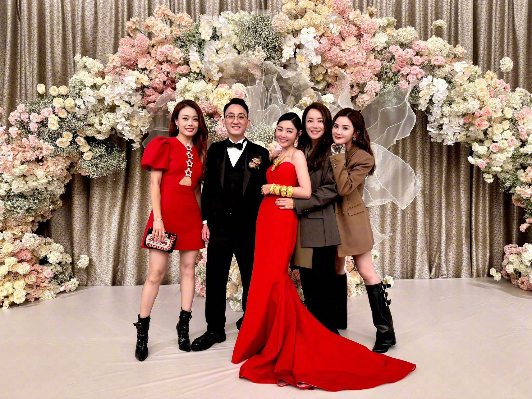 霍汶希买一对龙凤镯要送给卫诗雅 2025年举办婚礼，一心要送上龙凤镯，提及婚嫁传