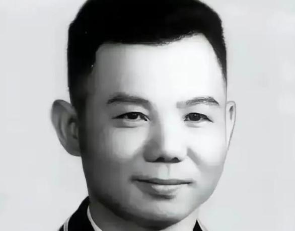 1947年，宋埠战斗结束后，清点结果却让肖永银没有松口气。
 
当地有2400多