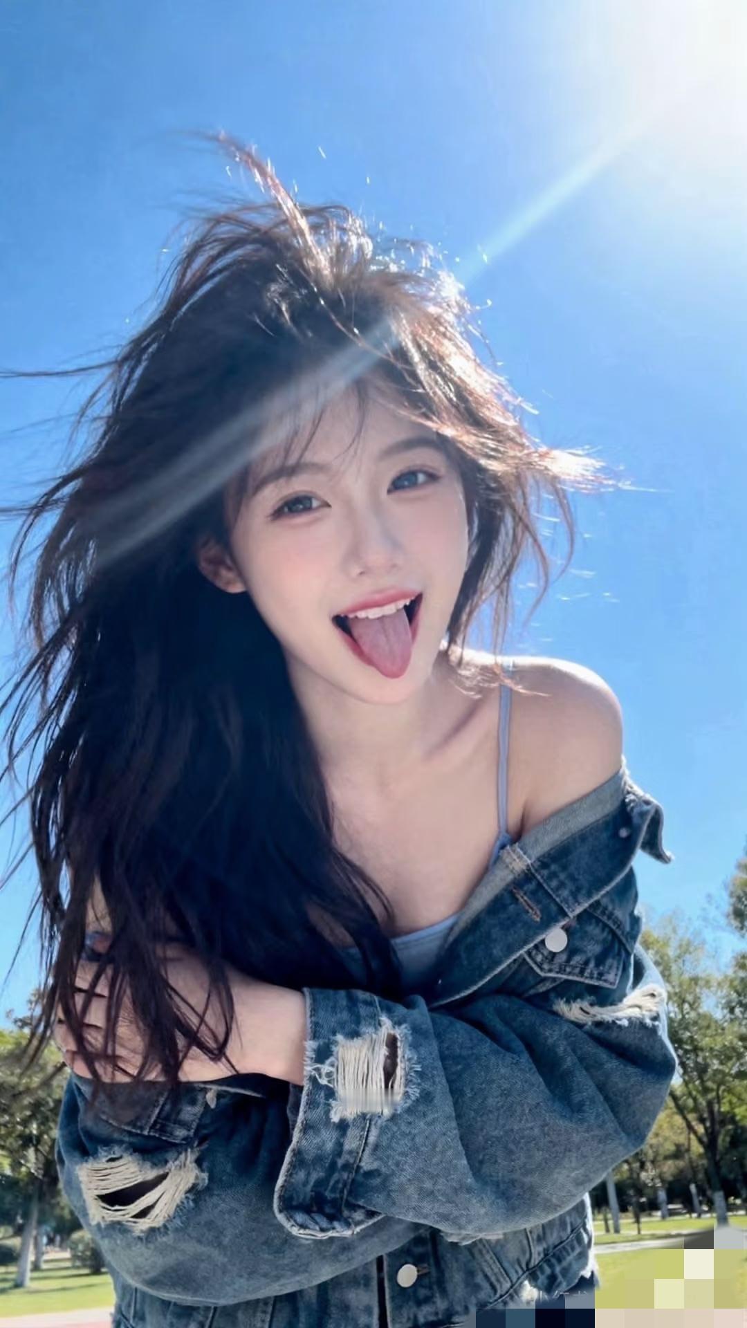 再大的太阳，也掩盖不了小美女的活力！
最近，我们村热得厉害，
我记得以前也不是这