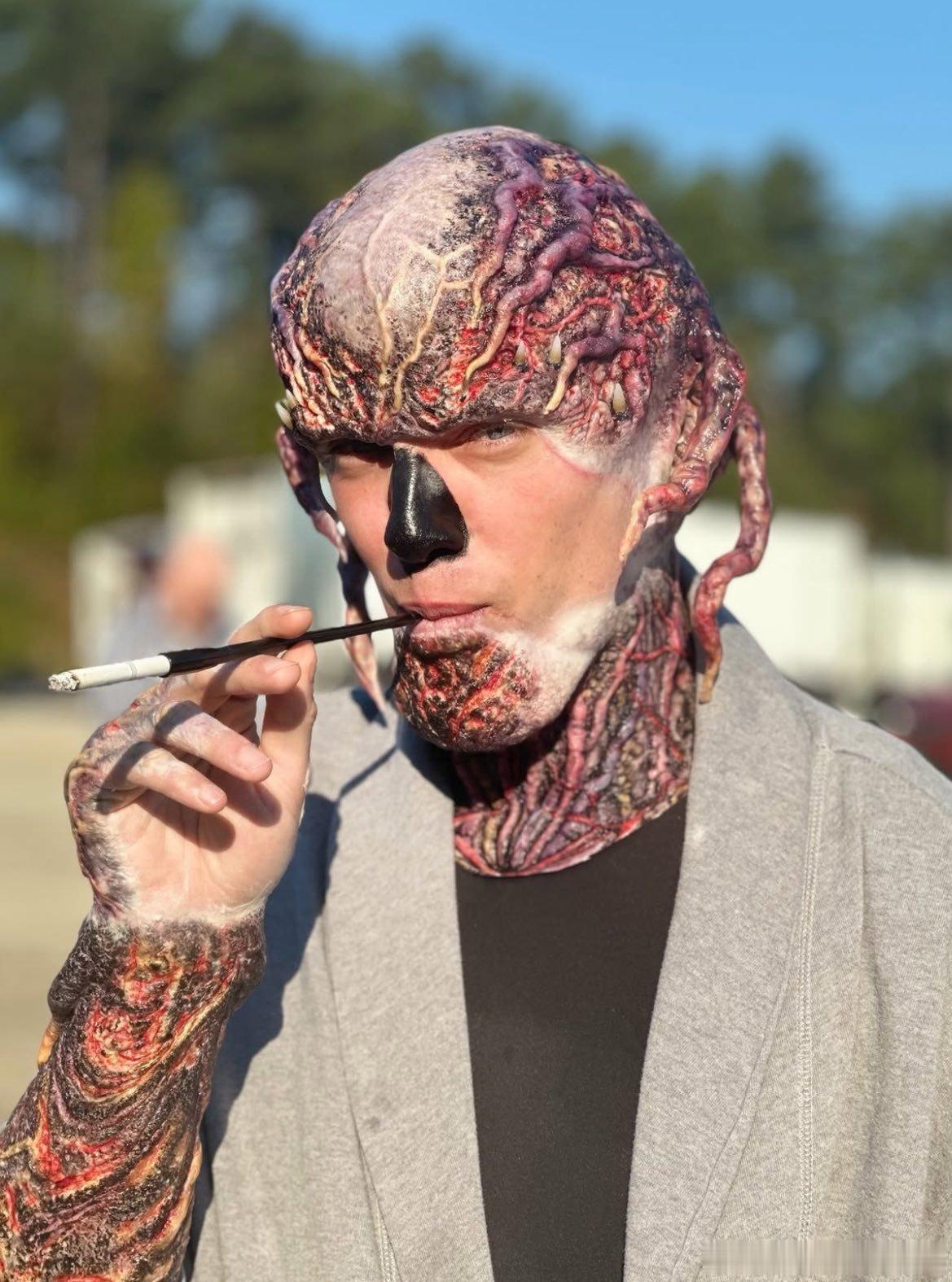 一些Jamie，在《怪奇物语》系列里饰演Vecna/Henry/001 怪奇物语