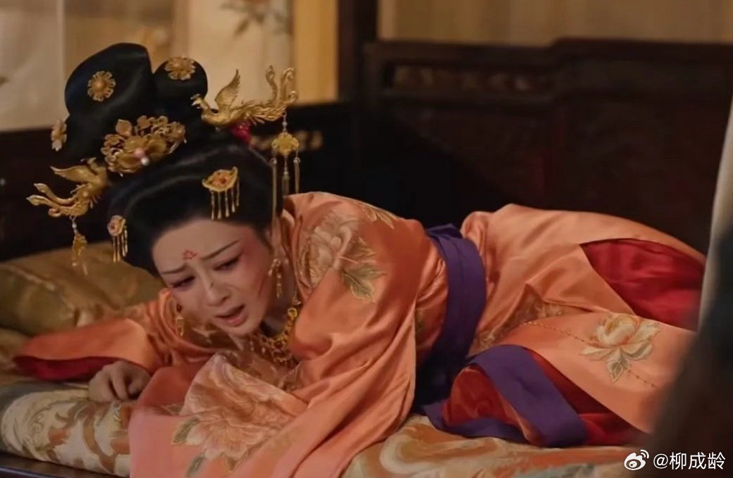 AI短剧偷脸，本质上是一场赛博空间的“剥皮运动”。当演艺人格被算法肢解为廉价的像