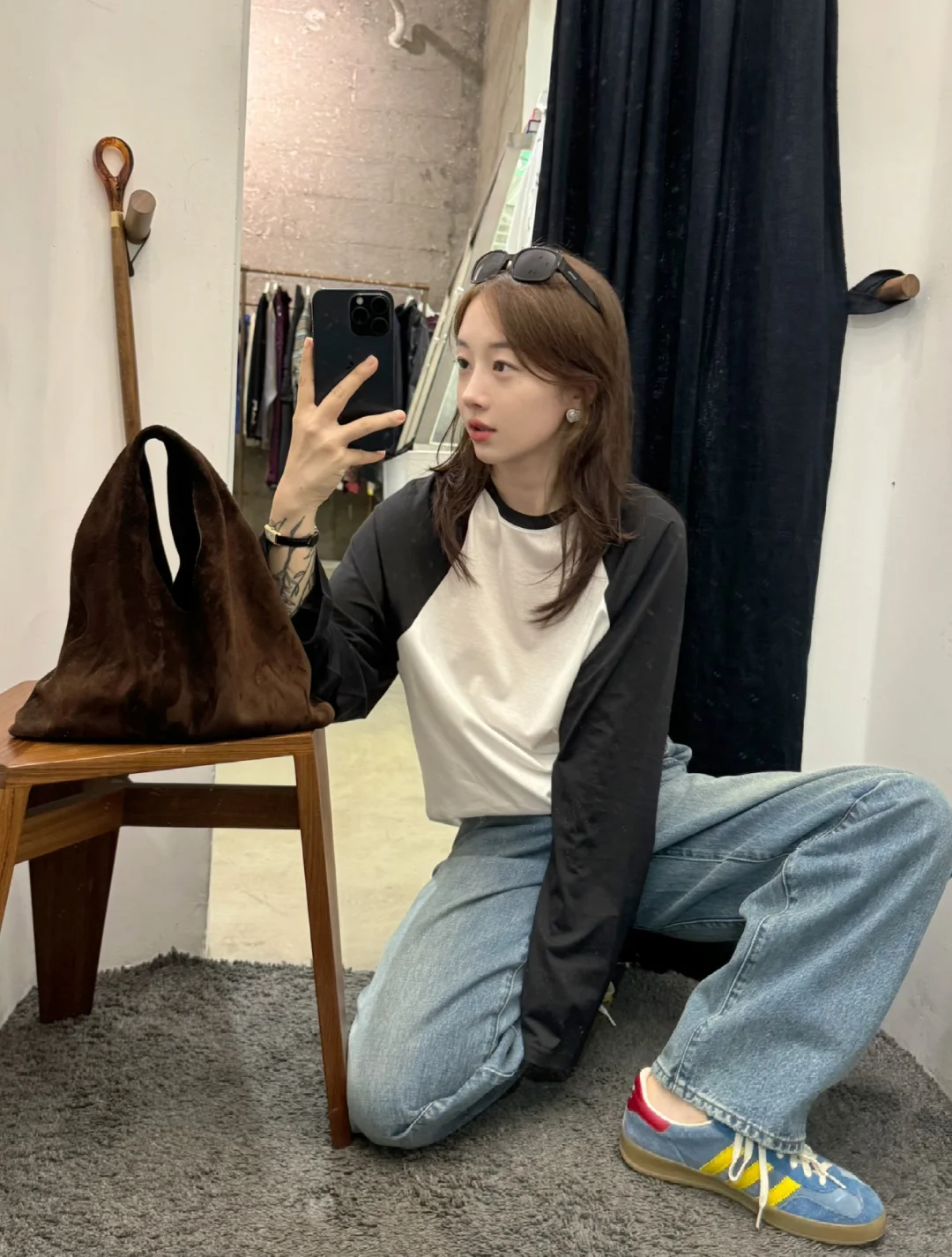 牛仔裤配球鞋👟