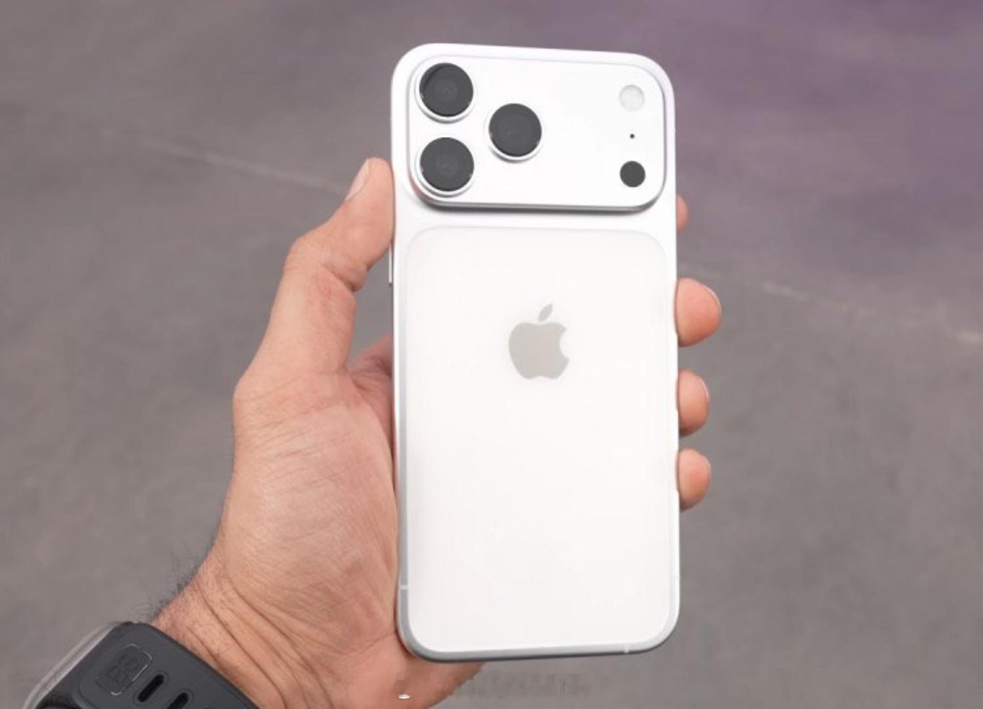 苹果手机这下苹果手机真的要涨价了吧？iPhone 17系列还会香吗？ ​​​