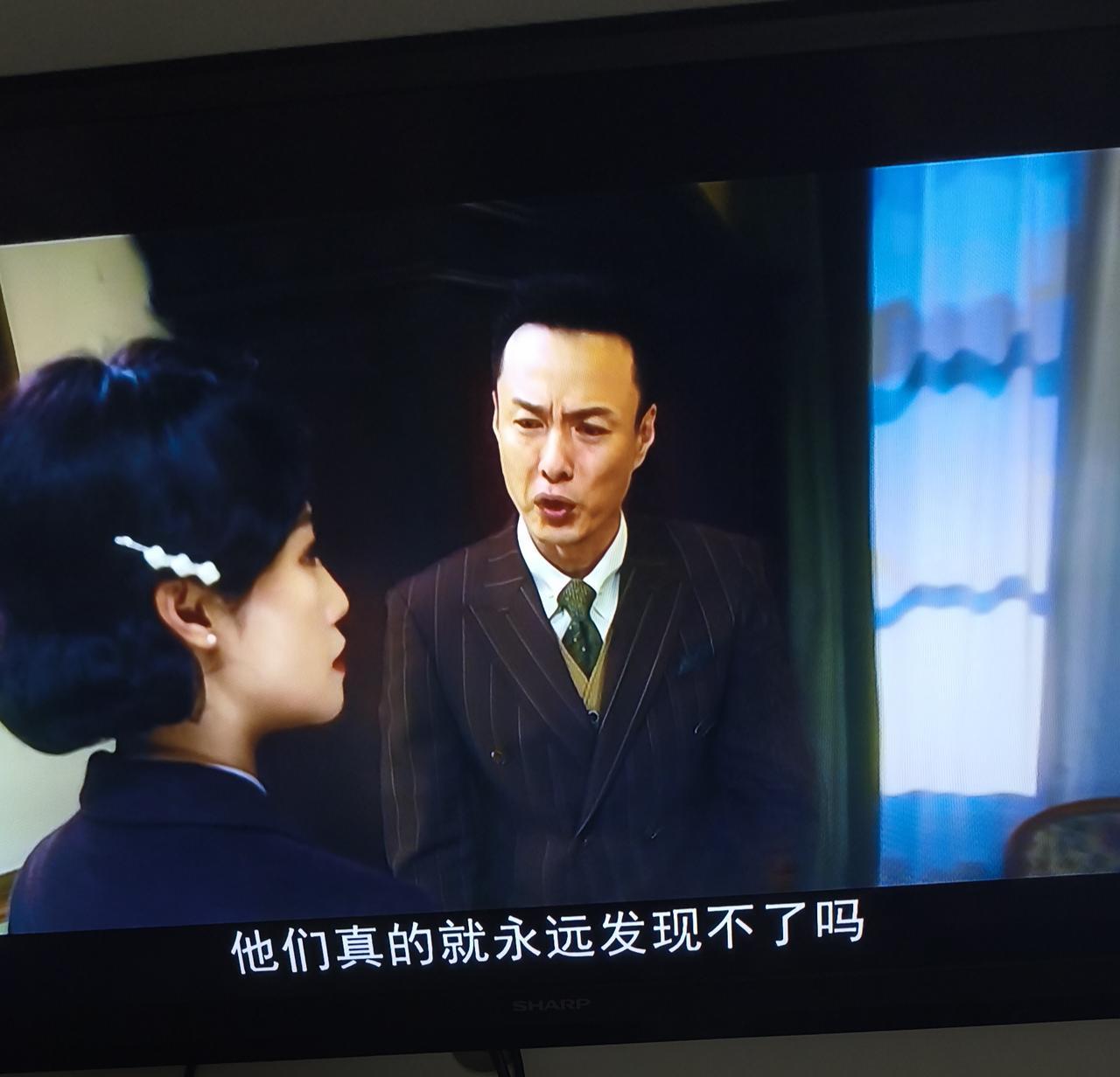 最可怕的求婚，不是逼迫，而是给你全部自由。
洛柏博士的表白里，没有“你必须”，只