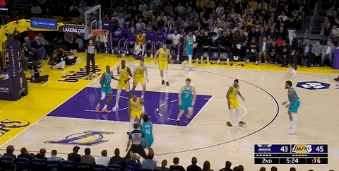 黄蜂反超湖人1分！ 46-45 黄蜂vs湖人