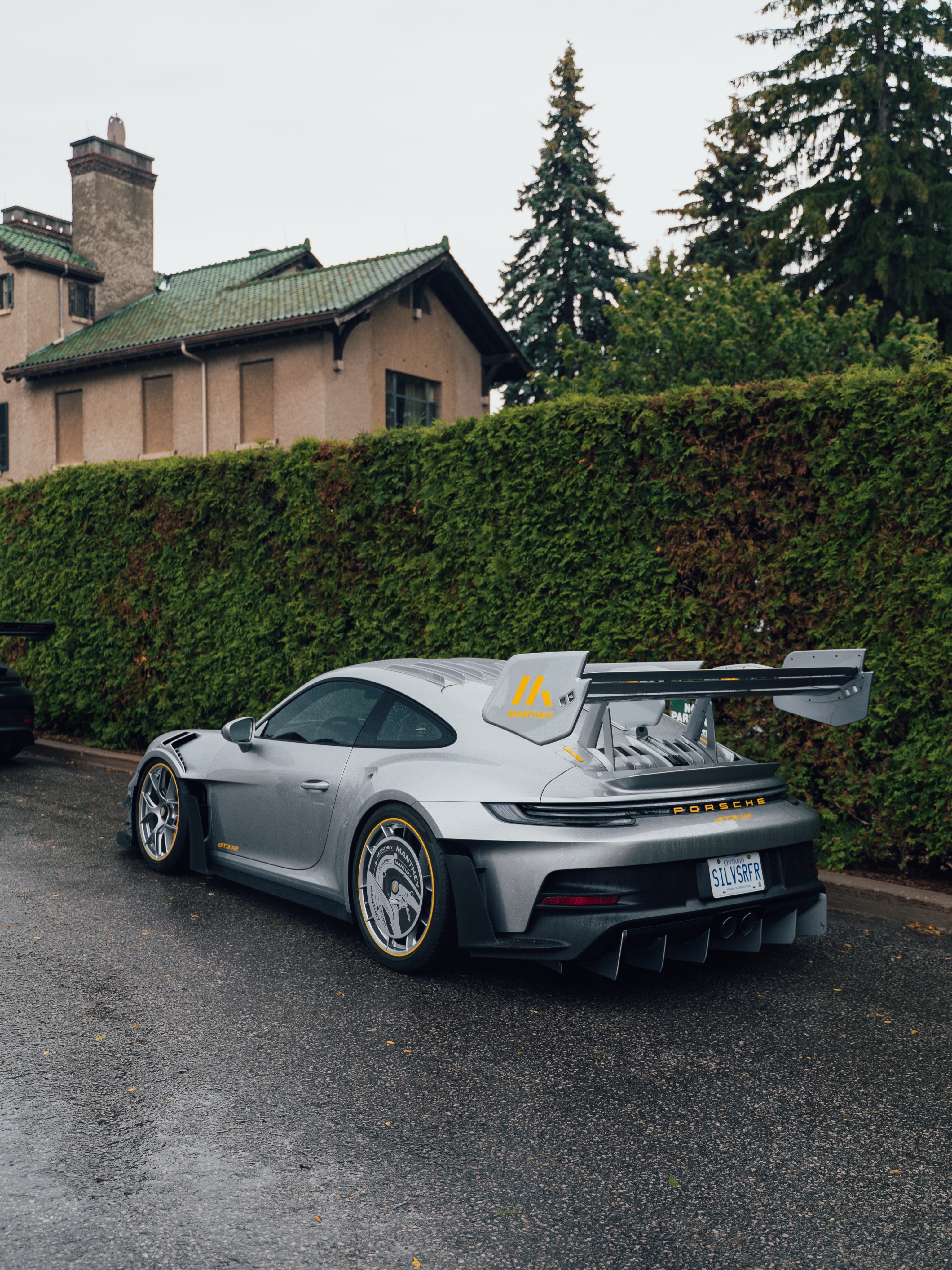 保时捷 配色非常独特的Manthey Racing 992 GT3 RS 
