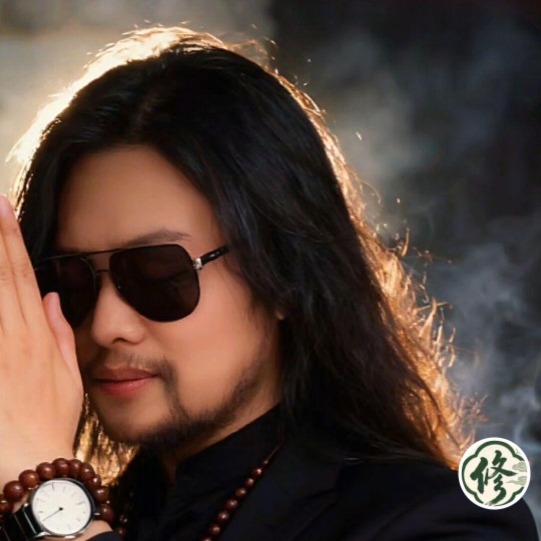 对待孩子要多赞美，别吝啬你的夸奖。言语上的打压只会让人越来越萎靡，不被认可、长期