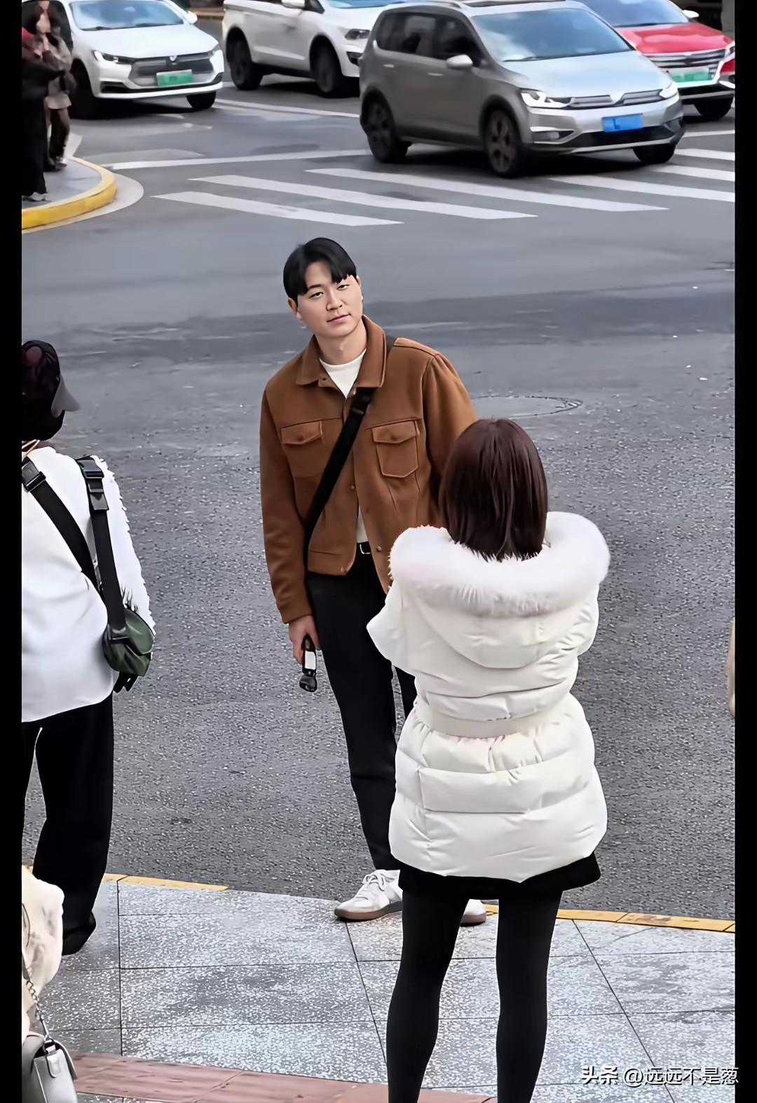 韩国男的长得怎么样真的不好用一句话来形容，感觉就整过的那几个还能看，其他的都差不