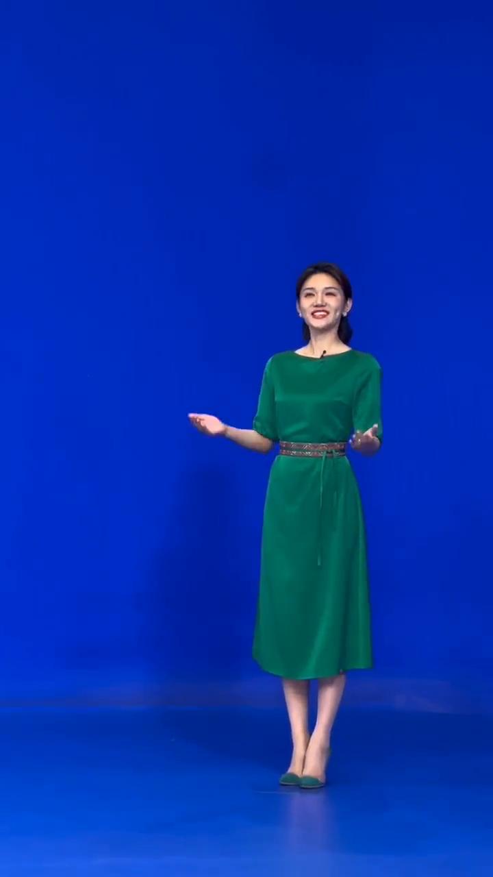 开始，陌上绿桑盈也，残阳缓缓。